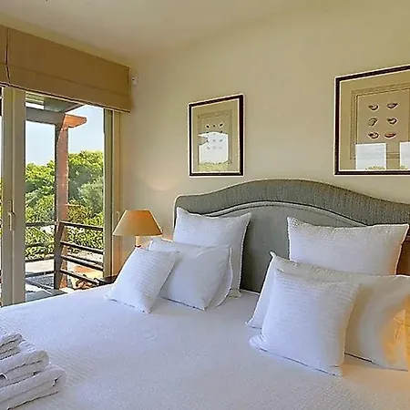 Villa Sleeps 6 Pool Air Con