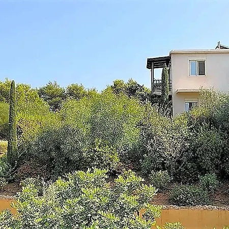Sleeps 6 Pool Air Con *